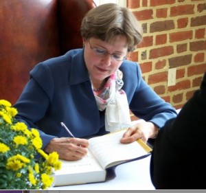 Nancy Pearcey signing a copy of Total Truth.
