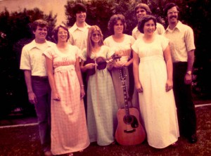 As a college student, Pearcey (in center, holding violin) was part of a musical group who called themselves The Journeymen.